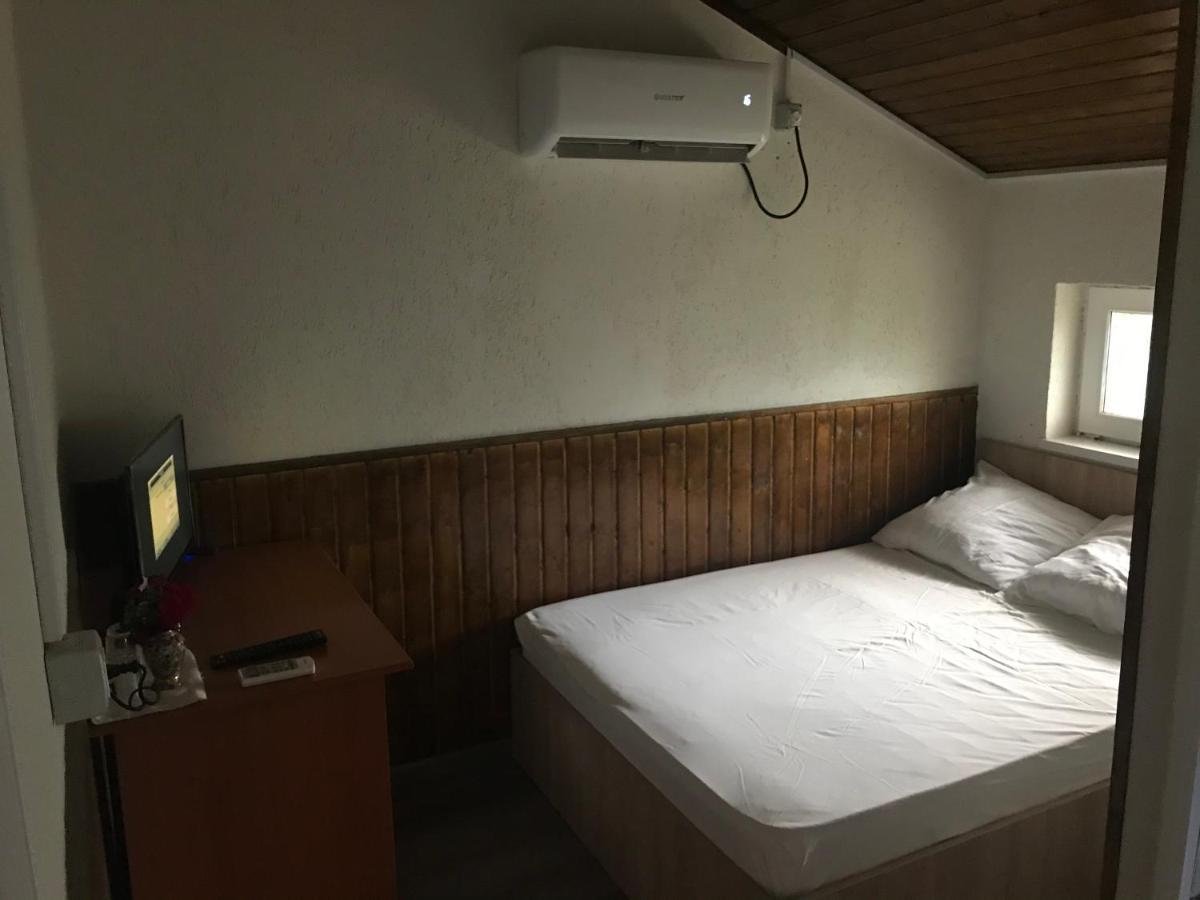 Casa Radu Hotell Tulcea Exteriör bild